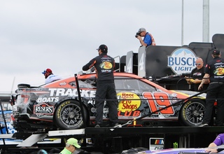 Rev Up Your Resume: A Guide to Landing Your Dream Job in Motorsports